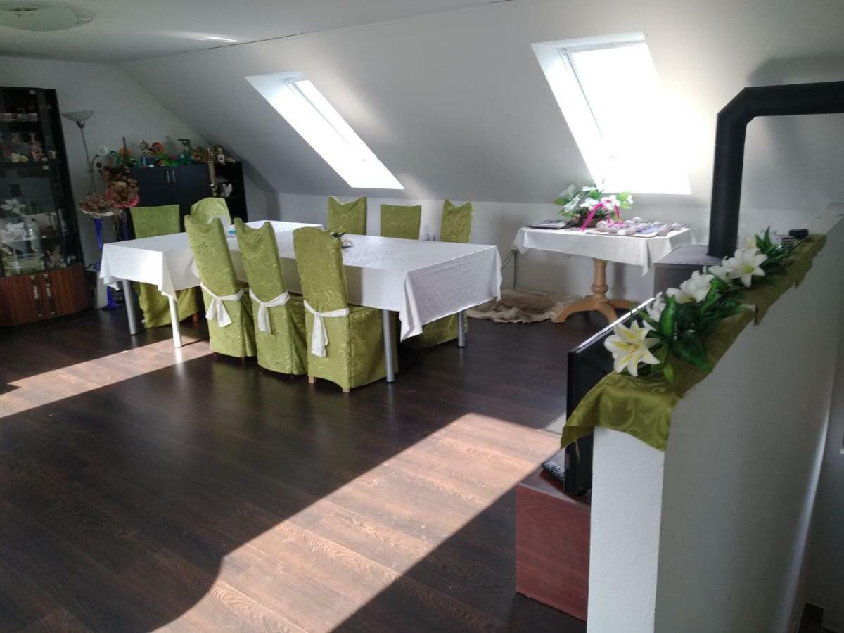 Apartman Gabika Na Zahori Apartment Malacky Bagian luar foto